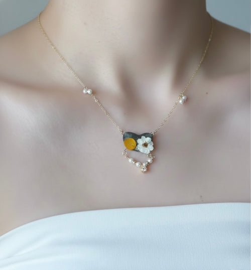 Anemone Whispers Necklace